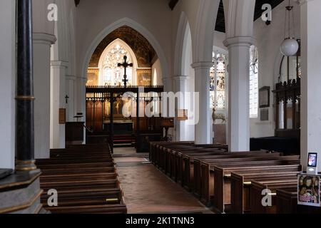 Kirchenschiff und Altar der St. Botolph's Church im Zentrum von Cambridge, in der Nähe des Corpus Christi College Stockfoto