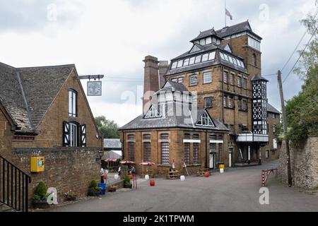 Hook Norton Brewery ist eine regionale Brauerei in Familienbesitz in Hook Norton, Oxfordshire, England Stockfoto