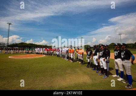 San Joaquin, Carabobo, Venezuela. 20. September 2022. 20. September 2022. Tausendsechshundert Major League-Interessenten treten beim Maltin Polar Cup an, der im Sportentwicklungszentrum von Polar Companies stattfindet. Scouts aus verschiedenen Major League Teams sind anwesend und beobachten die Aussichten, von wo aus eine große Ernte erwartet wird, um die Major League Trainingslager zu besuchen. In San Joaquin, Bundesstaat Carabobo. Foto: Juan Carlos Hernandez (Bild: © Juan Carlos Hernandez/ZUMA Press Wire) Stockfoto