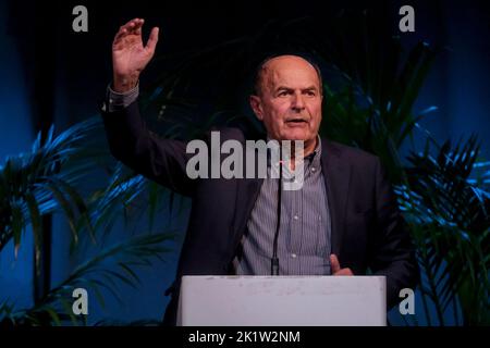 Demokratische Partei Ex-Nationalsekretär Pier Luigi Bersani in Portici während der Wahltour von Enrico Letta zur Abstimmung am 25. September Stockfoto