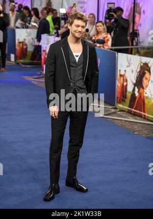 Joe Alwyn nimmt an der britischen Premiere von „Catherine Called Birdy“ auf dem Curzon Mayfair am 20. September 2022 in London, England, Teil. Foto von Gary Mitchell/Alamy Live News Stockfoto