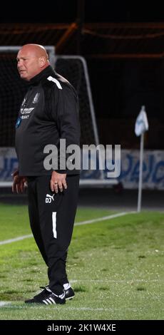 Ballymena Showgrounds, Ballymena, County Antrim, Nordirland, Großbritannien. 23 August 2022. Danske Bank Premiership – Ballymena United 1 Cliftonville 2. Der Manager der irischen Liga, David Jeffrey, Ballymena United. Stockfoto