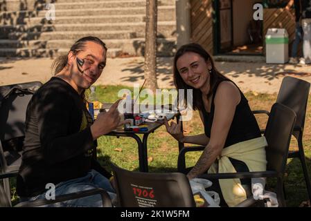 Galizischer traditioneller Tanz beim kulturellen Treffen zwischen der Ukraine und Galizien. Stockfoto