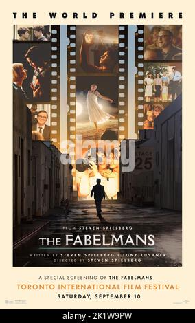 VERÖFFENTLICHUNGSDATUM: 23. November 2022 TITEL: The Fabelmans. STUDIO: Amblin Entertainment. REGIE: Steven Spielberg. HANDLUNG: Ein junger Mann namens Sammy Fabelman, der im Arizona nach dem Zweiten Weltkrieg aufwuchs, entdeckt ein erschütterndes Familiengeheimnis und erforscht, wie die Macht der Filme ihm helfen kann, die Wahrheit zu erkennen. MIT der HAUPTROLLE: Poster Art. (Kreditbild: © Amblin Entertainment/Entertainment Picturs) Stockfoto