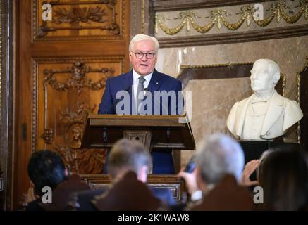 Mexiko Stadt, Mexiko. 20. September 2022. Bundespräsident Frank-Walter Steinmeier spricht, nachdem er zum Ehrenbürger von Mexiko-Stadt ernannt wurde. Präsident Steinmeier und seine Frau sind zu einem zweitägigen Besuch in Mexiko. Quelle: Bernd von Jutrczenka/dpa/Alamy Live News Stockfoto