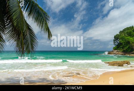 Wunderschöner Surin Strand auf der Phuket Insel, Thailand Stockfoto