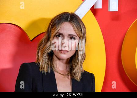 09/20/2022 New York City Rose Byrne nimmt an der Bros New York Premiere Teil, die am Dienstag, dem 20. September 2022, am AMC Lincoln Square in New York stattfand. Foto von Jennifer Graylock-Alamy News Stockfoto