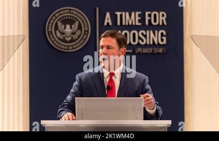 Simi Valley, Kalifornien, USA. 20. September 2022. DOUG DUCEY, Gouverneur von Arizona, spricht in der Reagan Library in der Sprecherserie „A Time for Choosing“ der Reagan Foundation. (Bildquelle: © Brian Cahn/ZUMA Press Wire) Stockfoto