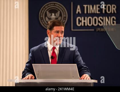 Simi Valley, Kalifornien, USA. 20. September 2022. DOUG DUCEY, Gouverneur von Arizona, spricht in der Reagan Library in der Sprecherserie „A Time for Choosing“ der Reagan Foundation. (Bildquelle: © Brian Cahn/ZUMA Press Wire) Stockfoto