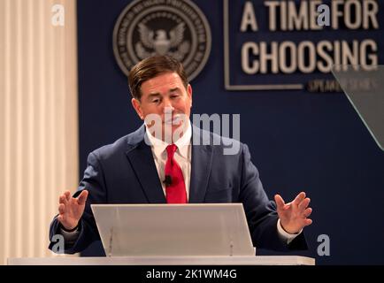 Simi Valley, Kalifornien, USA. 20. September 2022. DOUG DUCEY, Gouverneur von Arizona, spricht in der Reagan Library in der Sprecherserie „A Time for Choosing“ der Reagan Foundation. (Bildquelle: © Brian Cahn/ZUMA Press Wire) Stockfoto