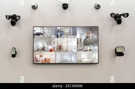 Tablet-Computer, Bilder von cctv-Kameras in der Wohnung installiert Stockfoto
