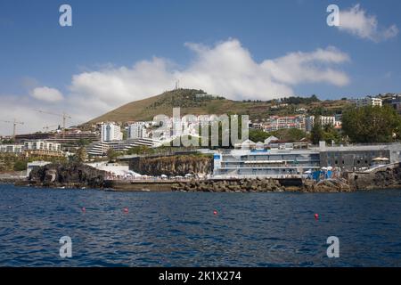 Lido-Badeanlage in der Gegend Casa Branca von Funchal Madeira Stockfoto