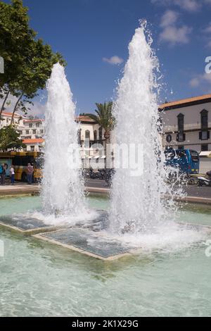 Brunnen an der Avenida do Mar in Funchal Madeira Stockfoto