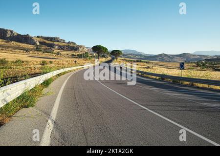 Roadtrip im Sommer Landschaft des westlichen Sizilien Landschaft, Italien Stockfoto