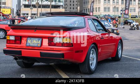 DETROIT, MI/USA - 17. SEPTEMBER 2022: Ein Porsche 944 1988 beim Detroit Concours 'd Elegance. Stockfoto