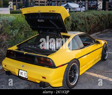 DETROIT, MI/USA - 17. SEPTEMBER 2022: Ein Pontiac Fiero GT-Auto auf dem Detroit Concours 'd Elegance. Stockfoto