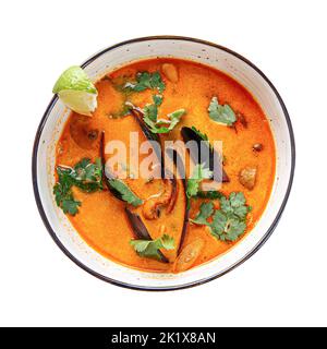 Isolierte Schüssel mit tom-Yam-Suppe Stockfoto