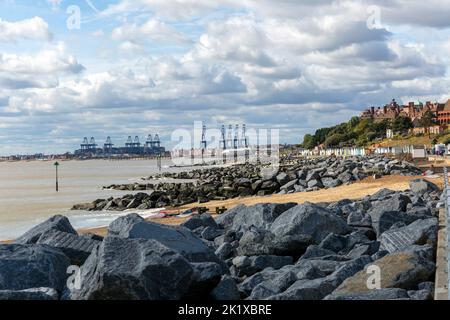 Der Strand von Felixstowe, Suffolk, England, liegt an der Küste von Felixstowe Stockfoto