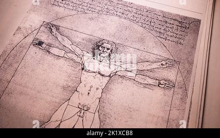 Kandy, Sri Lanka - 17. Februar 2021: Anatomiekunst des 14.. Jahrhunderts von Leonardo Da Vinci in der medizinischen Ausstellung von Kandy Stockfoto
