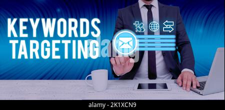 Textunterschrift präsentiert Schlüsselwörter TargetingVerwenden Sie relevante Wörter, um hohe Ranking in Suchmaschinen zu erhalten. Geschäftsidee Verwenden Sie relevante Wörter, um hoch zu kommen Stockfoto