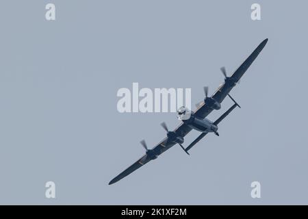 RAF Battle of Britain Memorial Flight Lancaster auf der Blackpool Air Show 2022 Stockfoto