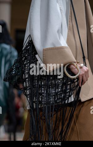 Mailand, Italien. 20.. Juni 2021. Mailand, Mailand Fashion Week, Frau Frühling Sommer 2023. Mailand, Damenmode, Frühling Sommer 2023. Calcaterra Modenschau Laufsteg im Bild: Modell Kredit: Unabhängige Fotoagentur/Alamy Live News Stockfoto