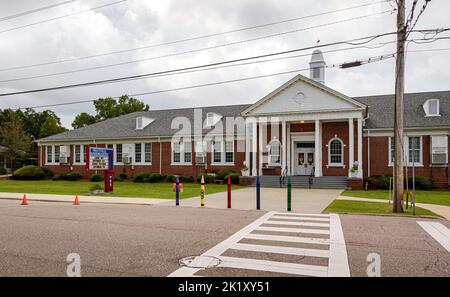 Prattville, Alabama, USA - 11. September 2022: Außenansicht der Prattville Kindergartenschule, untergebracht im vorherigen Gebäude der Autauga County High School Stockfoto