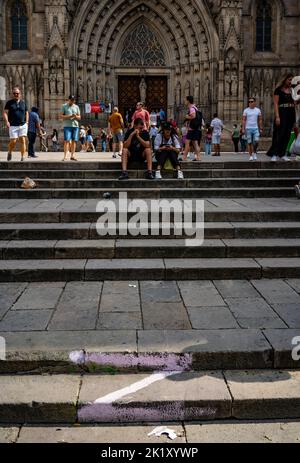 Russian Z Graffiti an den Wänden in der Nähe der Kathedrale von Barcelona, Katalonien, Spanien 17. September 2022 - wo es mehrere Tage geblieben war. Ein Ukrainer Stockfoto