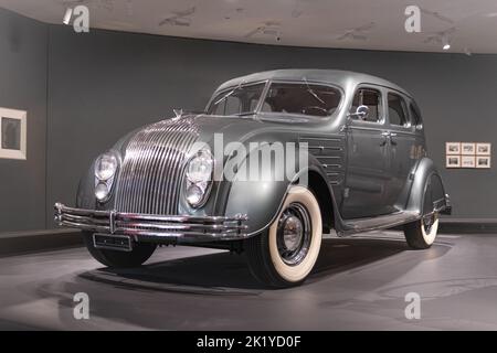 BILBAO, SPANIEN-10. SEPTEMBER 2022: 1934 Chrysler Airflow (4-türige Limousine) Stockfoto