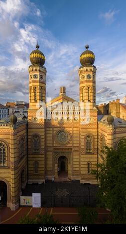 Budapest, Ungarn. Dohany Street Synagogue Luftaufnahme. Dies ist ein jüdisches Gedenkzentrum, das auch als große Synagoge oder Tabakgasse-Synagoge bekannt ist. I Stockfoto