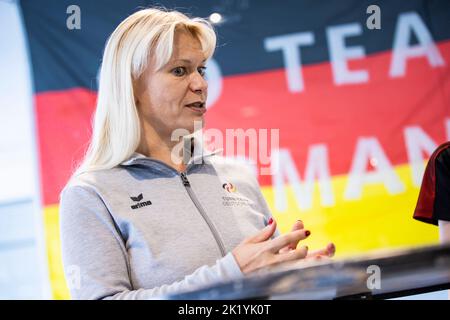 Fellbach, Deutschland. 21. September 2022. Teamleiterin Isabell Sawade aus Deutschland nimmt nach der WM im Rhythmischen Turnen an einem Pressetreffen Teil. Quelle: Tom Weller/dpa/Alamy Live News Stockfoto