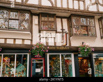 Käthe Wohlfahrt das ganze Jahr über Weihnachtsgeschäft in Stonegate, York, North Yorkshire, England, UK Stockfoto