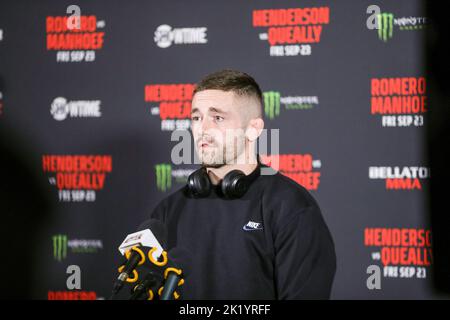 Dublin, Irland. 21. September 2022. BELLATOR Lightweight, Darragh Kelly spricht vor dem Wiegen mit den Medien Credit: DC PIX Credit: Dan Cooke/Alamy Live News Stockfoto