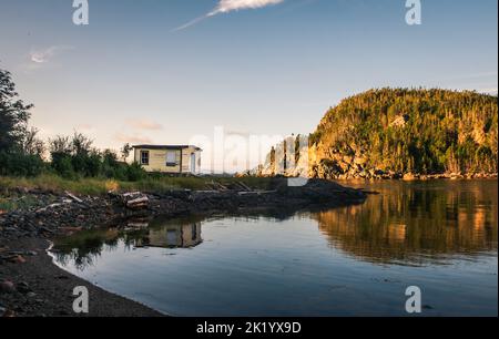 Ruhiger Morgen auf ländlichen Fischergemeinschaft in Neufundland, Kanada. Stockfoto