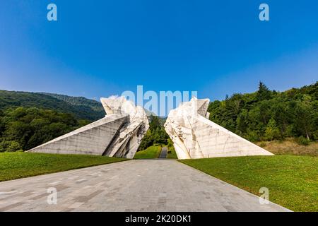 Detail der Gedenkstätte Denkmal des Zweiten Weltkriegs Kadinjaca in Serbien Stockfoto