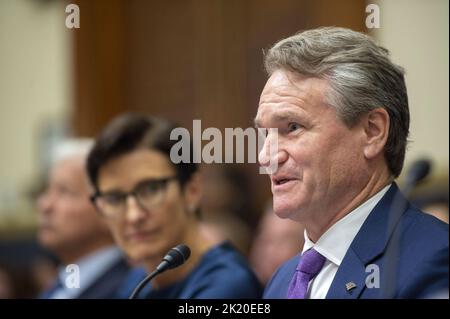 Washington, Usa. 21. September 2022. Brian Moynihan, Chairman und CEO der Bank of America, spricht am Mittwoch, den 21. September 2022, während einer Anhörung des Finanzdienstleistungsausschusses des Repräsentantenhauses über die Verantwortlichkeit von „Megabanks“ im US-Kapitol in Washington, DC. Foto von Bonnie Cash/UPI Credit: UPI/Alamy Live News Stockfoto