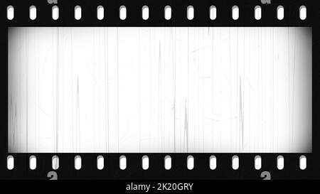 Vintage grungy Filmrahmen isoliert auf weißem Hintergrund Textur Overlay Vorlage. Retro analog zerkratzt und verschmiert alten Negativstreifen mit Vignette b Stockfoto