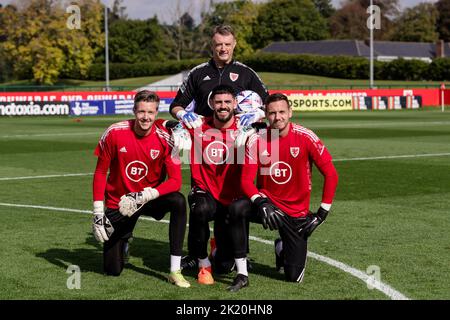 PONTYCLUN, WALES - 21. SEPTEMBER 2022: Wayne Hennessey, Torhüter von Wales, Tony Roberts, Torhüter Tom King und Wales Stockfoto