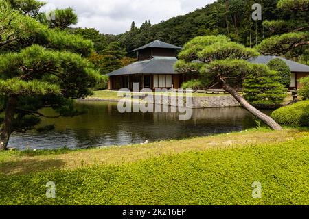 Shorakutei at Suirakuen - Dies ist ein Garten im traditionellen japanischen Stil, der die Philosophie von Sadanobu Matsudaira im Gartenbau widerspiegelt. Diese Garde Stockfoto