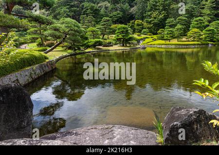 Suirakuen – dieser Garten im traditionellen japanischen Stil spiegelt die Philosophie von Sadanobu Matsudaira wider. Dieser Garten befindet sich in Stockfoto