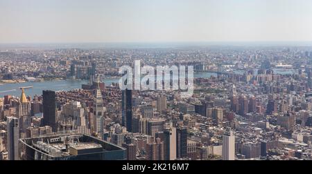 Luftaufnahme des East River und Brooklyn aus Manhattan, NYC, USA Stockfoto