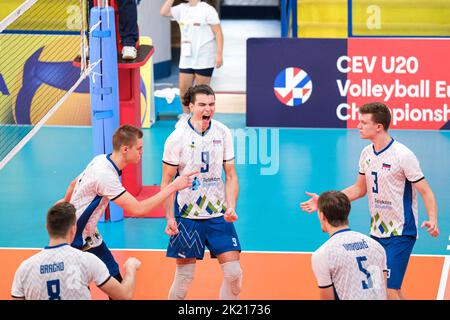 Montesilvano, Pescara, Italien. 21. September 2022. Das slowenische Team jubelt während der CEV U20 Volleyball Europameisterschaft 2022 in Montesilvano (Foto: © Elena Vizzoca/Pacific Press via ZUMA Press Wire) Stockfoto