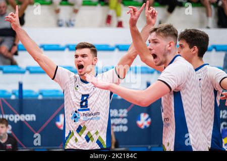 Montesilvano, Pescara, Italien. 21. September 2022. Das slowenische Team jubelt während der CEV U20 Volleyball Europameisterschaft 2022 in Montesilvano (Foto: © Elena Vizzoca/Pacific Press via ZUMA Press Wire) Stockfoto