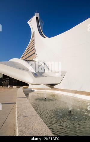 Der Montreal Tower im Olympiastadion Park im Sommer, Montreal, Quebec, Kanada. Stockfoto