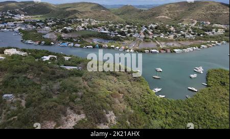 Überflugfoto der Küstenwache von der Marina in La Parguera in Lajas, Puerto Rico, 20. September 2022. Der Flug war Teil der laufenden Küsten- und Hafenbewertungen nach dem Hurikan Fiona. (USA Foto der Küstenwache von Petty Officer, Chelsea Hall der Klasse 1.) Stockfoto