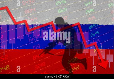 Krieg, der die Wirtschaftskrise verursacht, mit einem Pfeil des Aktienmarktdiagramms in rot negativem Gebiet über der russischen Flagge, die mit dem Schatten eines Soldaten auf die Wand gemalt wurde. Eco Stockfoto