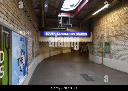 London, Großbritannien, 21.. September 2022, der Tunnel unter der Ausstellungsstraße führt bis zum Bahnhof South Kensington. Andrew Lalchan Photography/Alamy Live News Stockfoto
