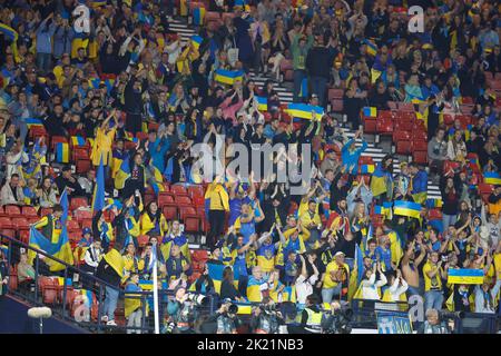 21.. September 2022; Hampden Park, Glasgow, Schottland: Fußball der UEFA Nations League, Schottland gegen die Ukraine; ukrainische Fans Stockfoto