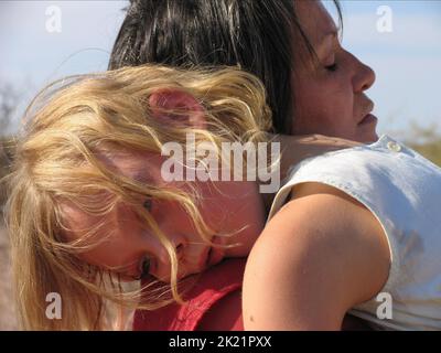 ELLE FANNING, ADRIANA BARRAZA, BABEL, 2006 Stockfoto