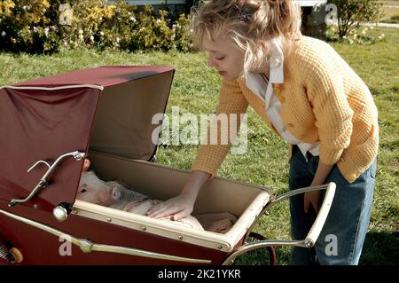 DAKOTA FANNING, Wilbur, CHARLOTTE'S WEB, 2006 Stockfoto